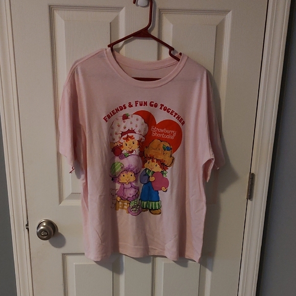 NWOT Pink Strawberry Shortcake Graphic T-Shirt - Picture 1 of 6